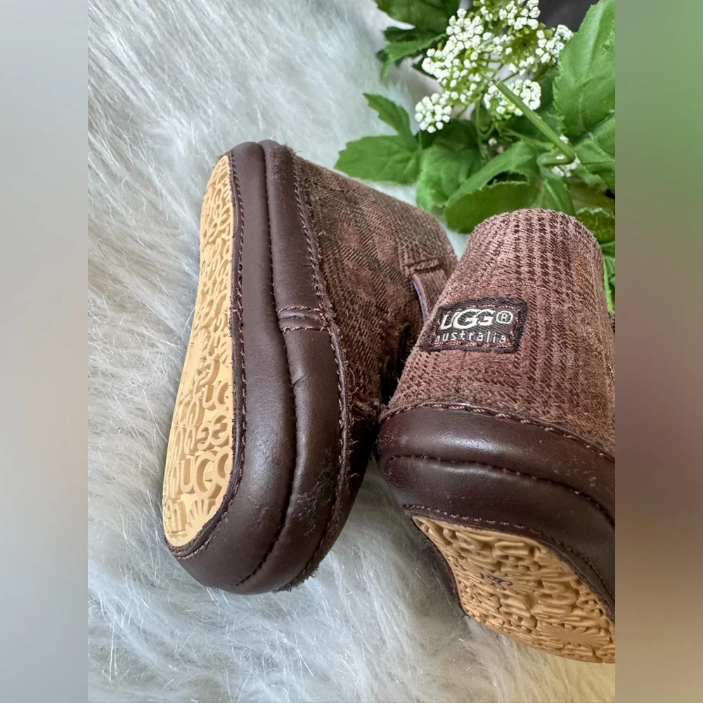 UGG Australia Roldan Baby ‎ Bootie High Tops Leather Suede Brown